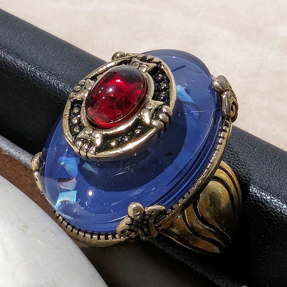 CrystalCrown Vintage Ring - Voisson