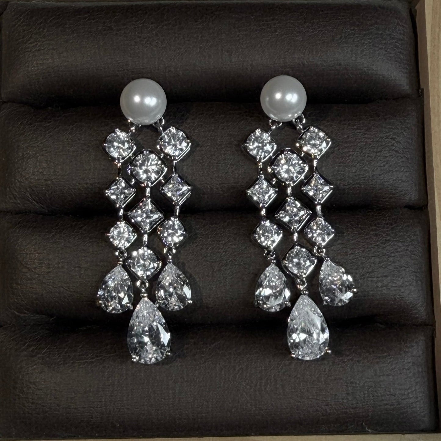 Diamond Waltz Earrings - Voisson