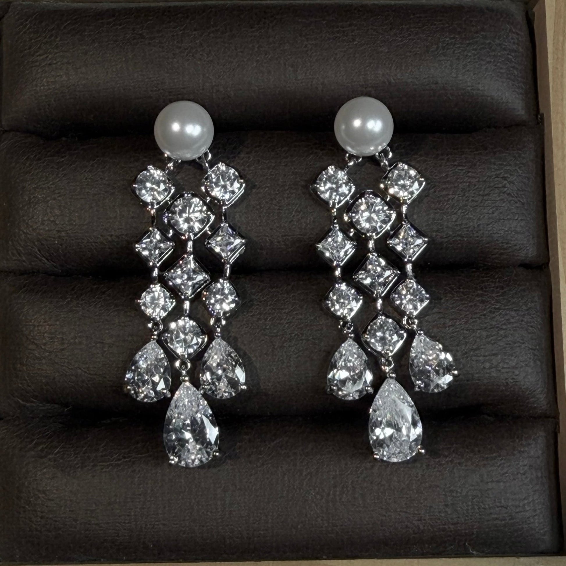 Diamond Waltz Earrings - Voisson
