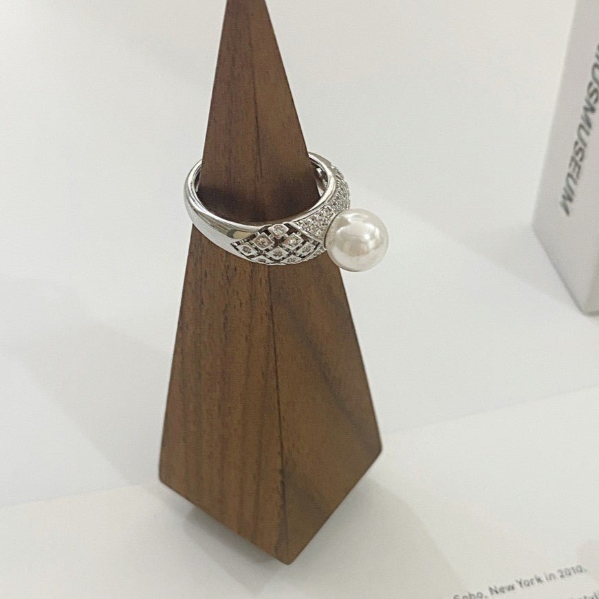 Diamond Waltz Ring - Voisson