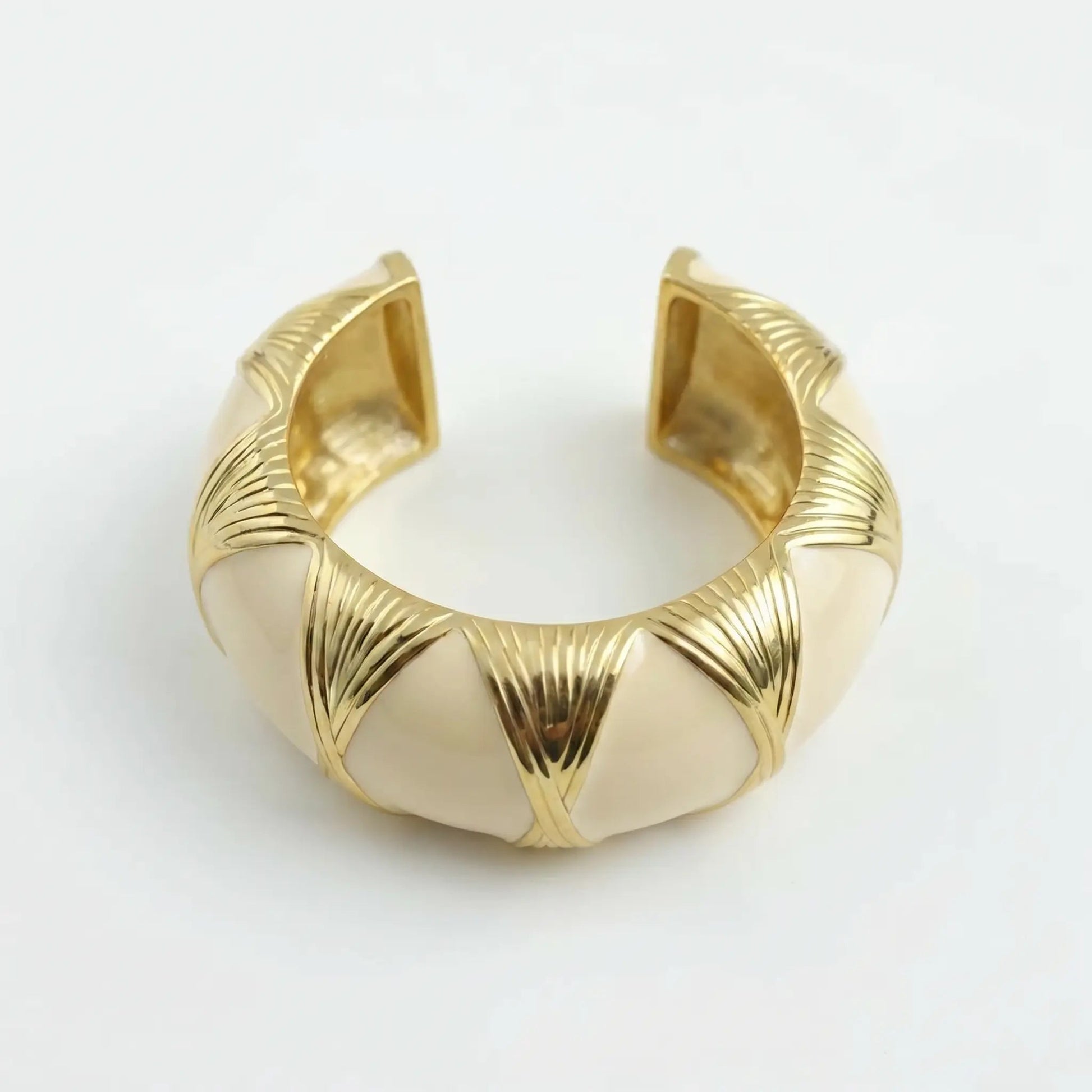 Eclipse Aura Bold Statement Bracelet - Voisson
