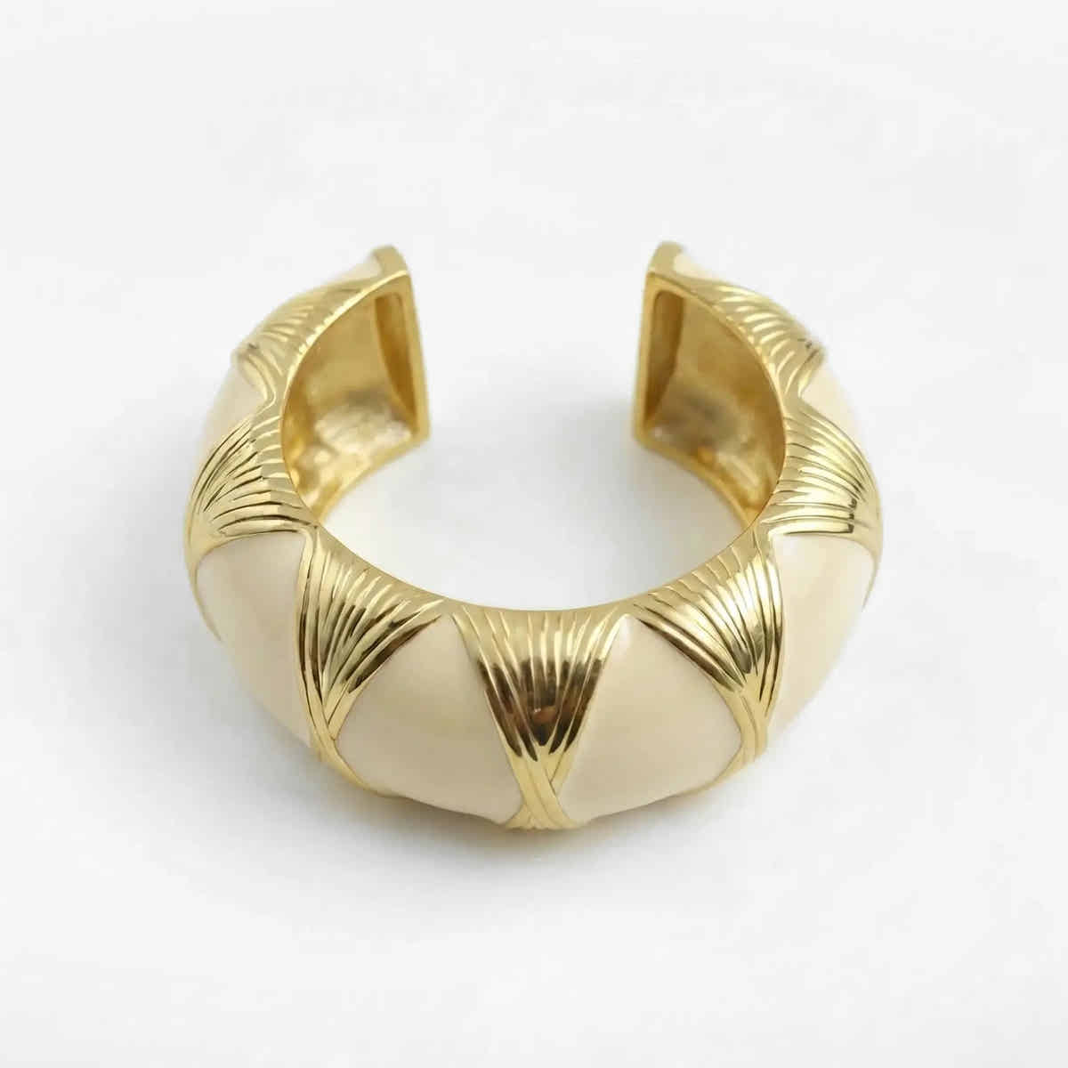 Eclipse Aura Bold Statement Bracelet - Voisson