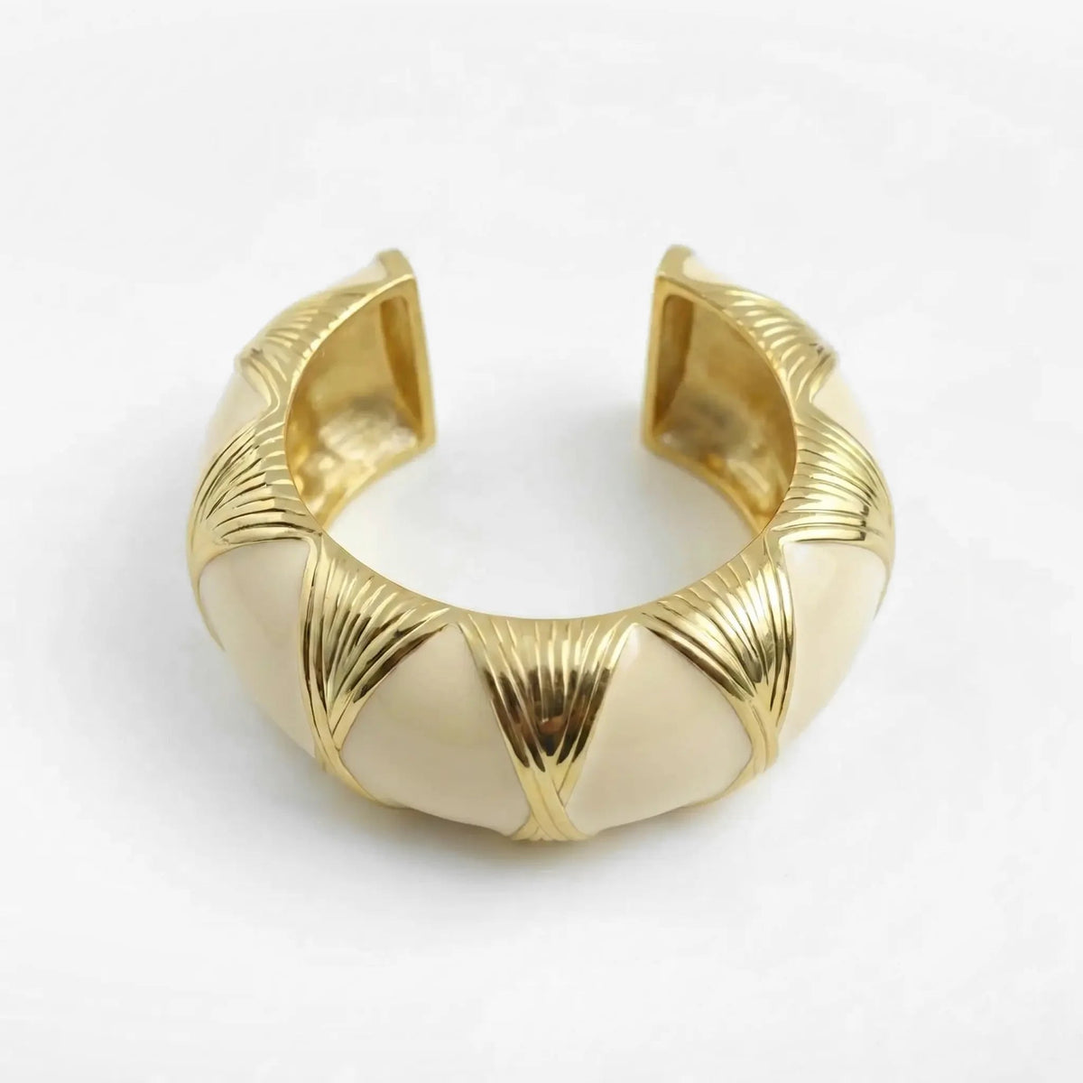 Eclipse Aura Bold Statement Bracelet - Voisson