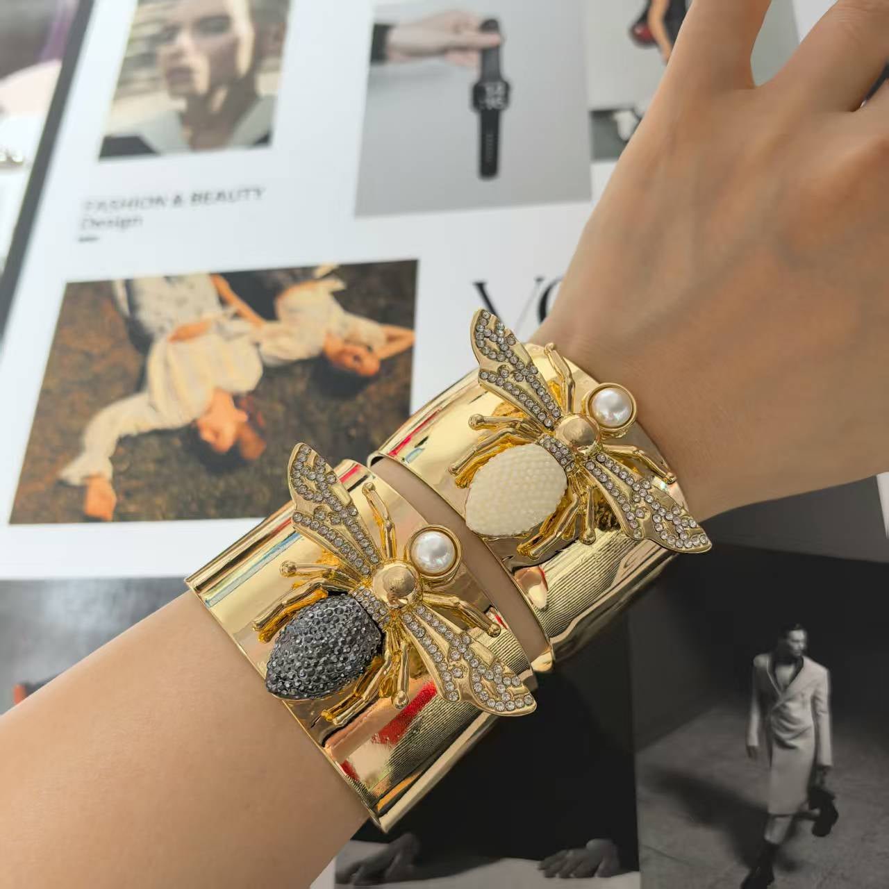 Empress Bee Cuff - Voisson