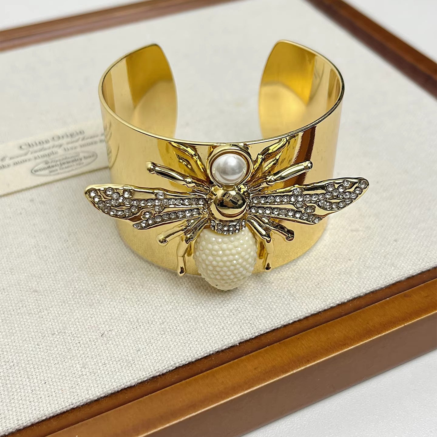 Empress Bee Cuff - Voisson