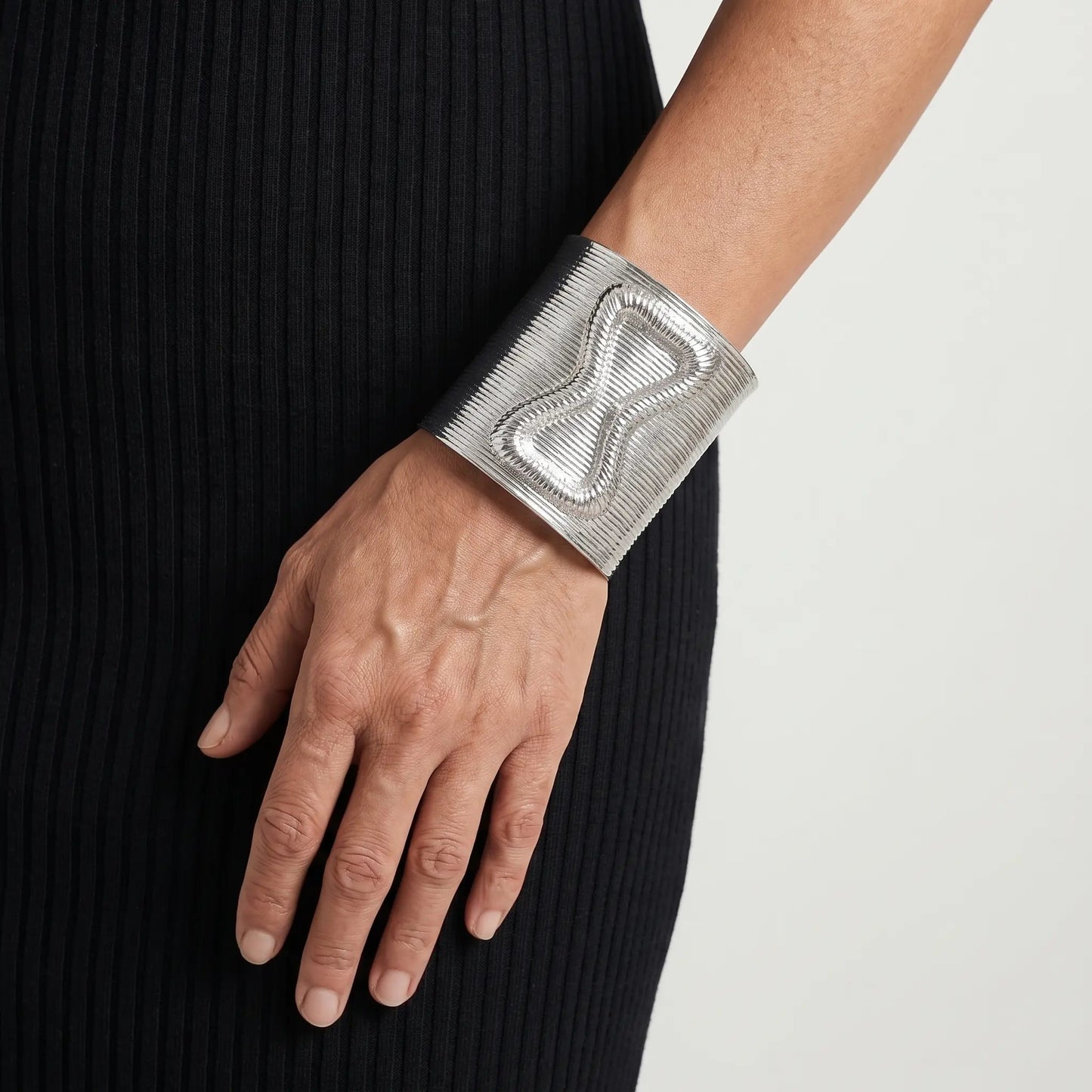 Eterna Lock Wide Bracelet - Voisson