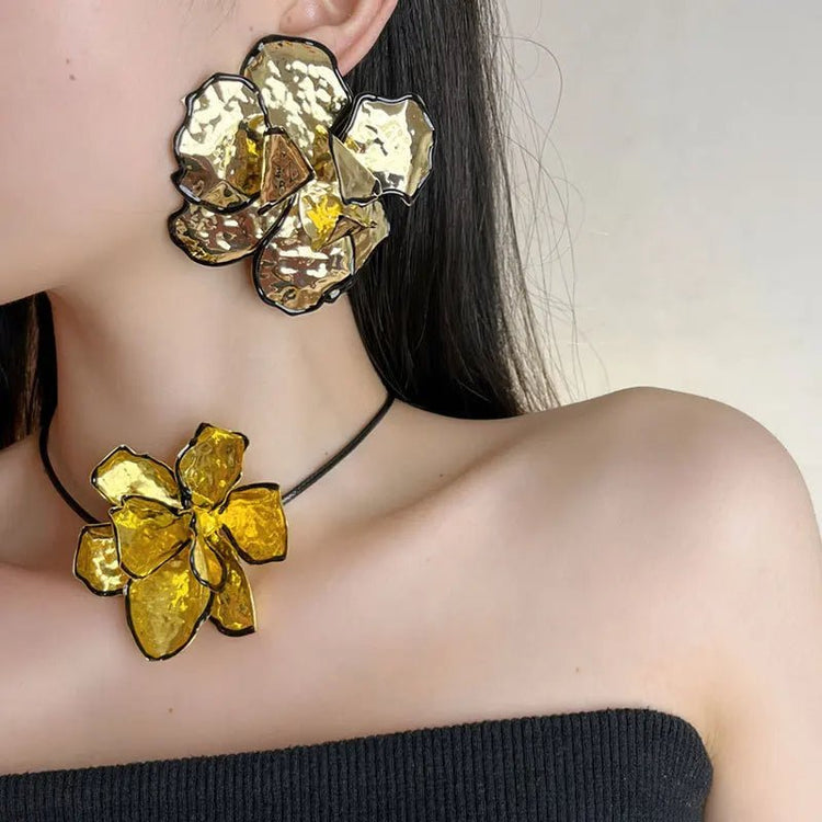 FloraFusion Chunky Flower Necklace - Voisson