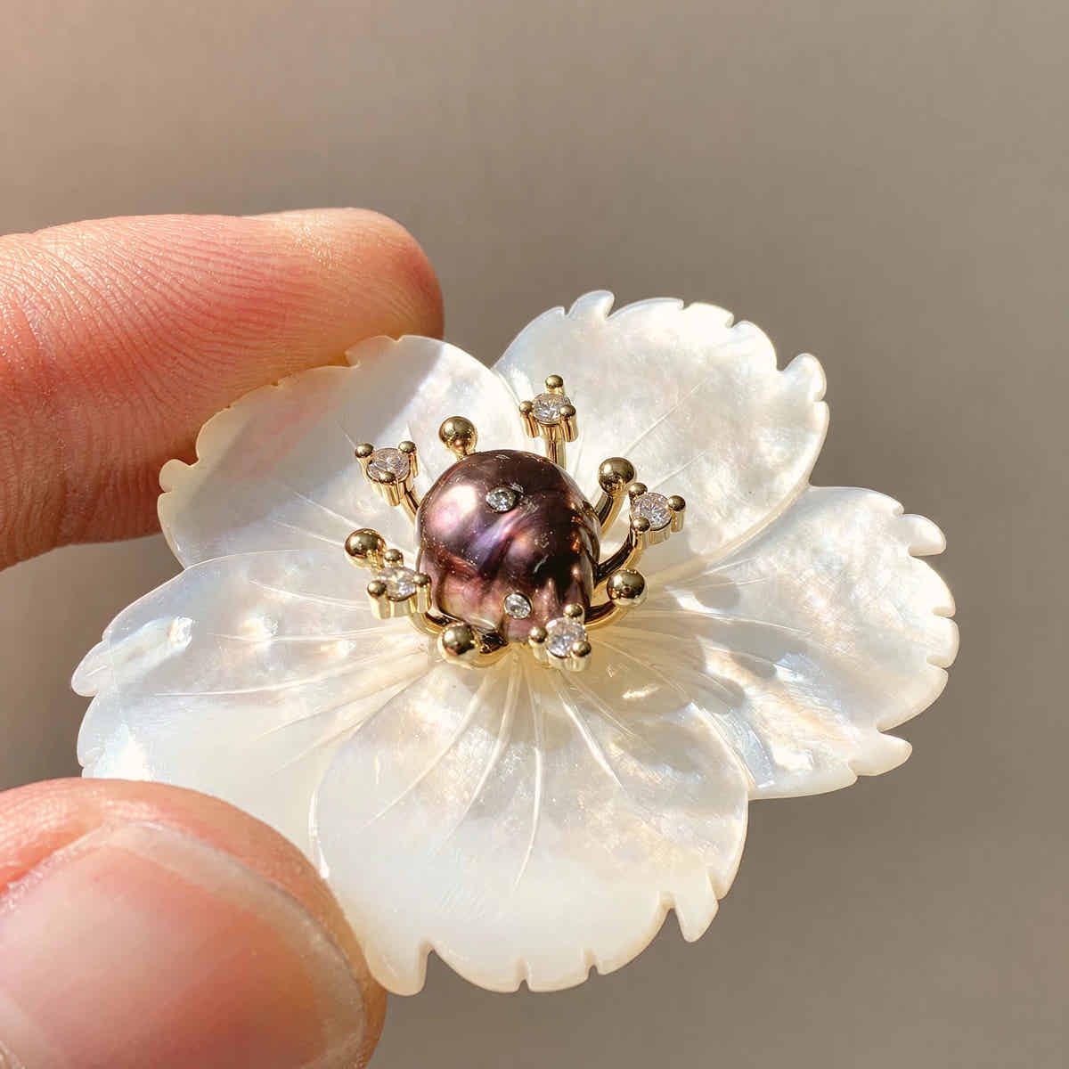 Frosted Blossom Brooch - Voisson
