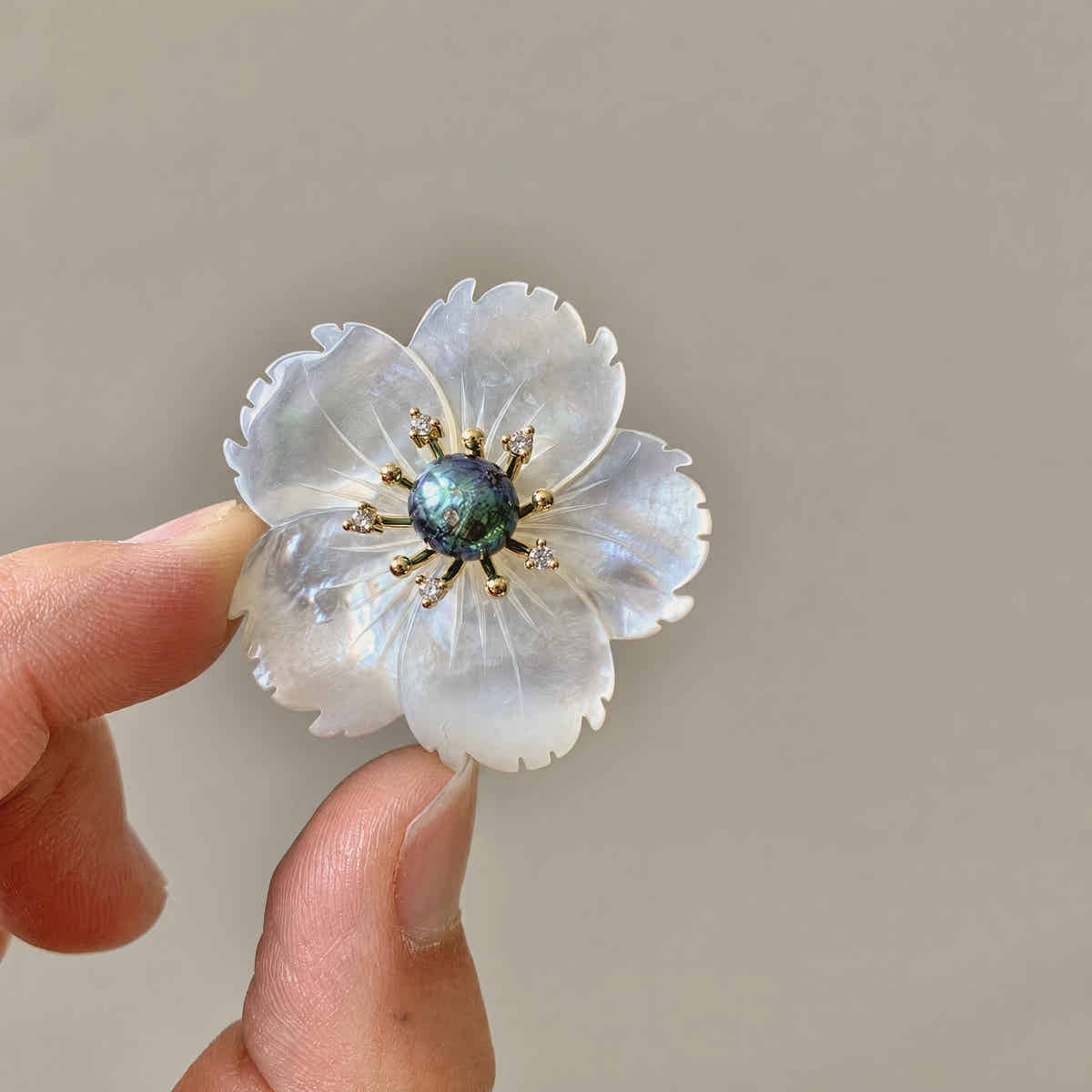 Frosted Blossom Brooch - Voisson