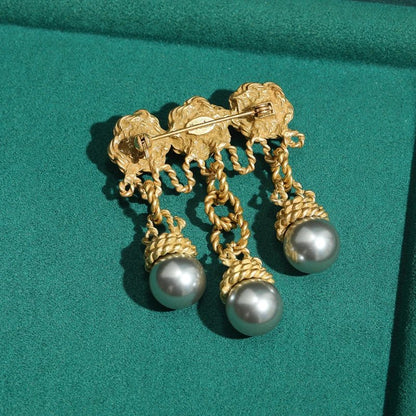 Gilded Knot Pearl Brooch - Voisson