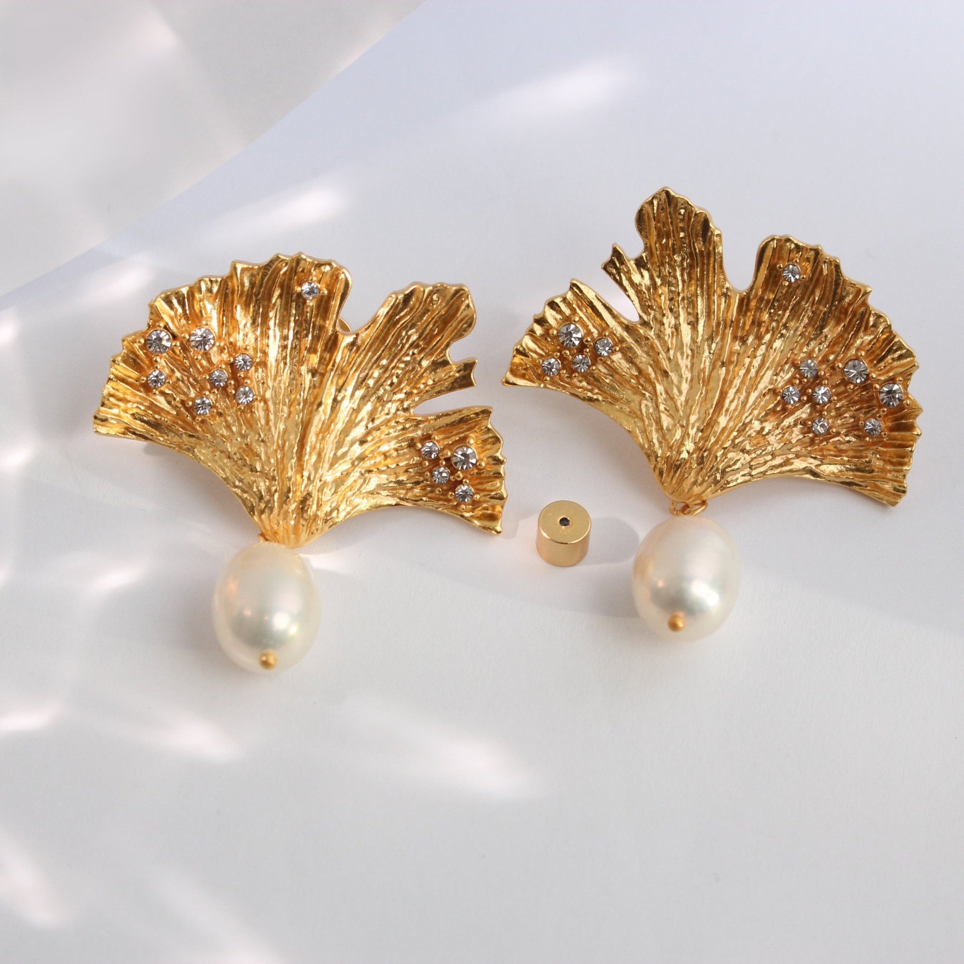 Ginkgo Pearl Drop Earrings - Voisson