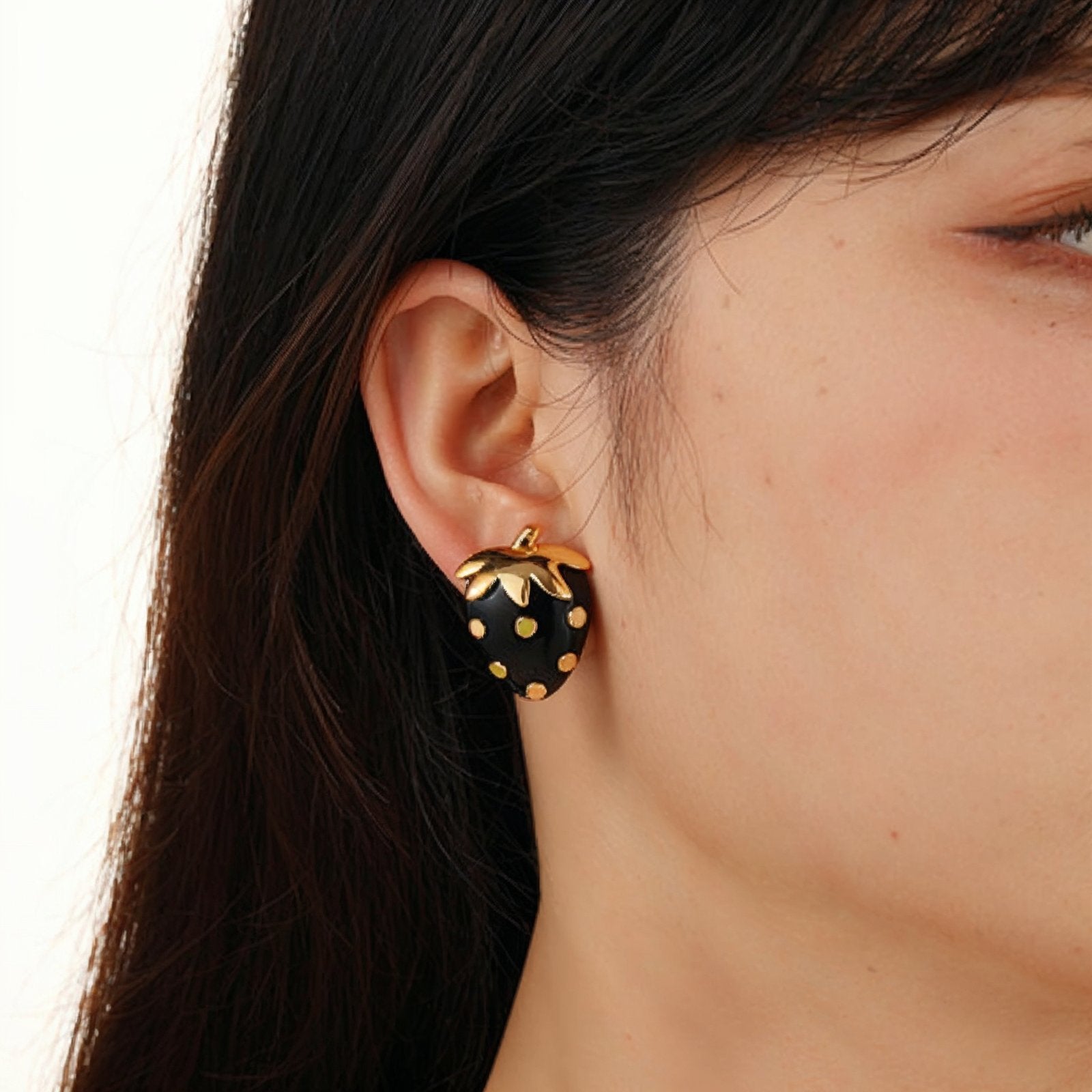 GoldBerry Retro Stud Earrings - Voisson