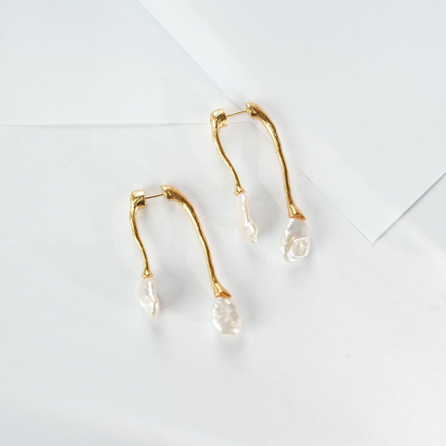 Golden Willow Pearl Earrings - Voisson