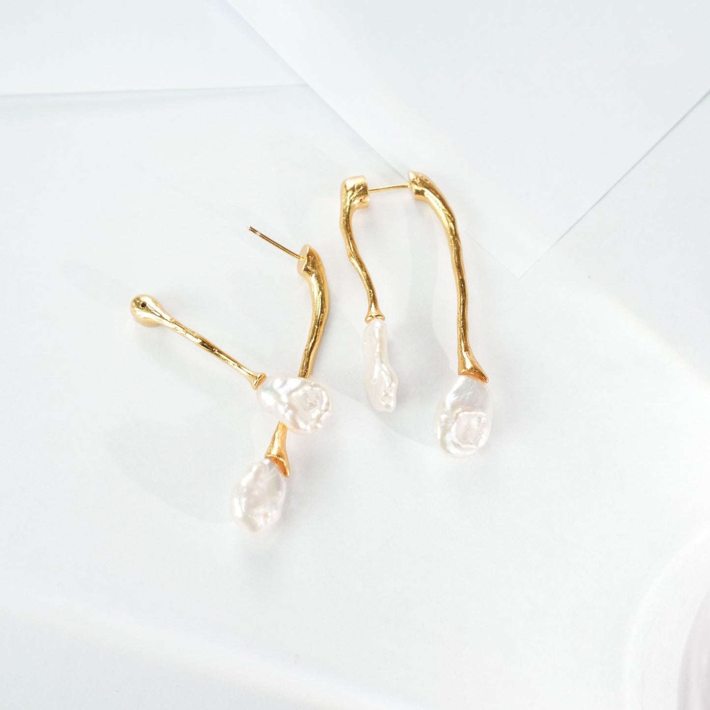 Golden Willow Pearl Earrings - Voisson