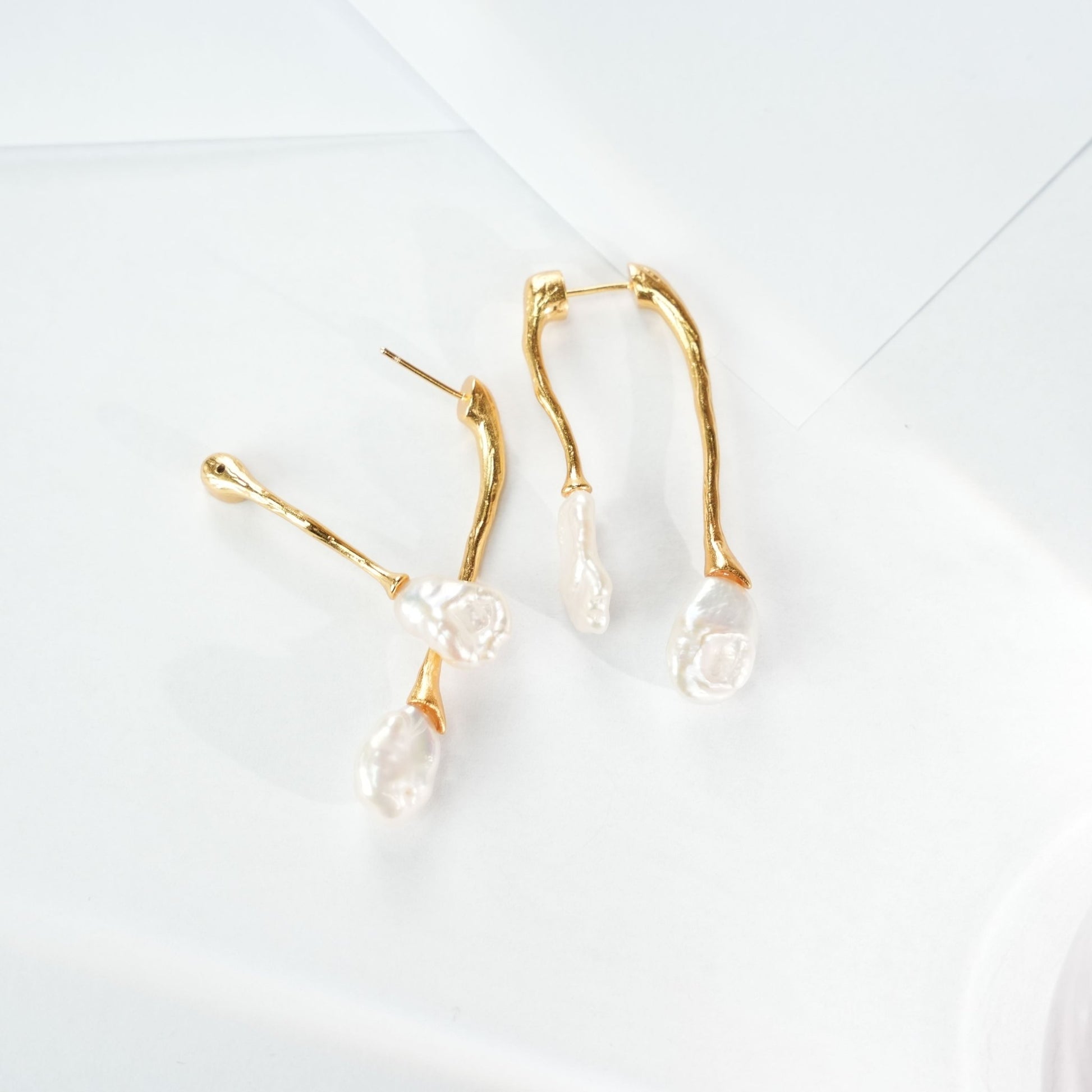 Golden Willow Pearl Earrings - Voisson
