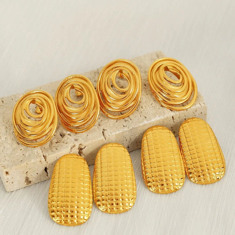 GoldMaze Chunky SS Stud Earrings - Voisson