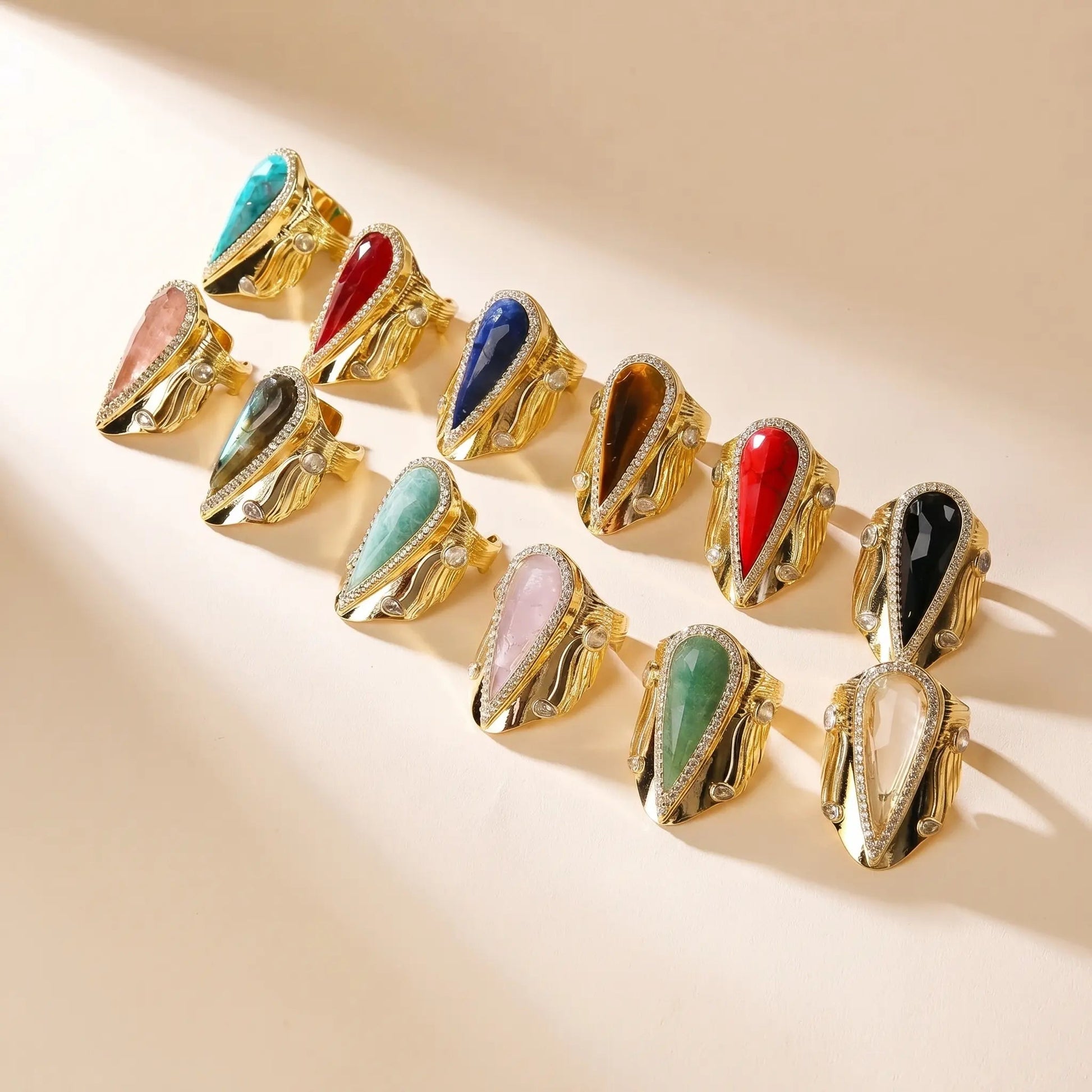 Iconic Teardrop Halo Ring - Voisson