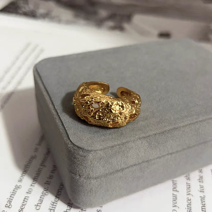 LavaLuxe Crystal Ring - Voisson