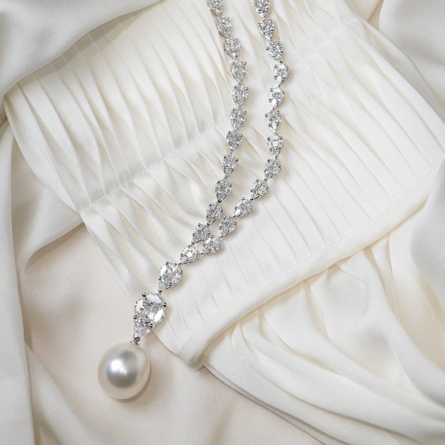 Luxe Solitaire Pearl Necklace - Voisson