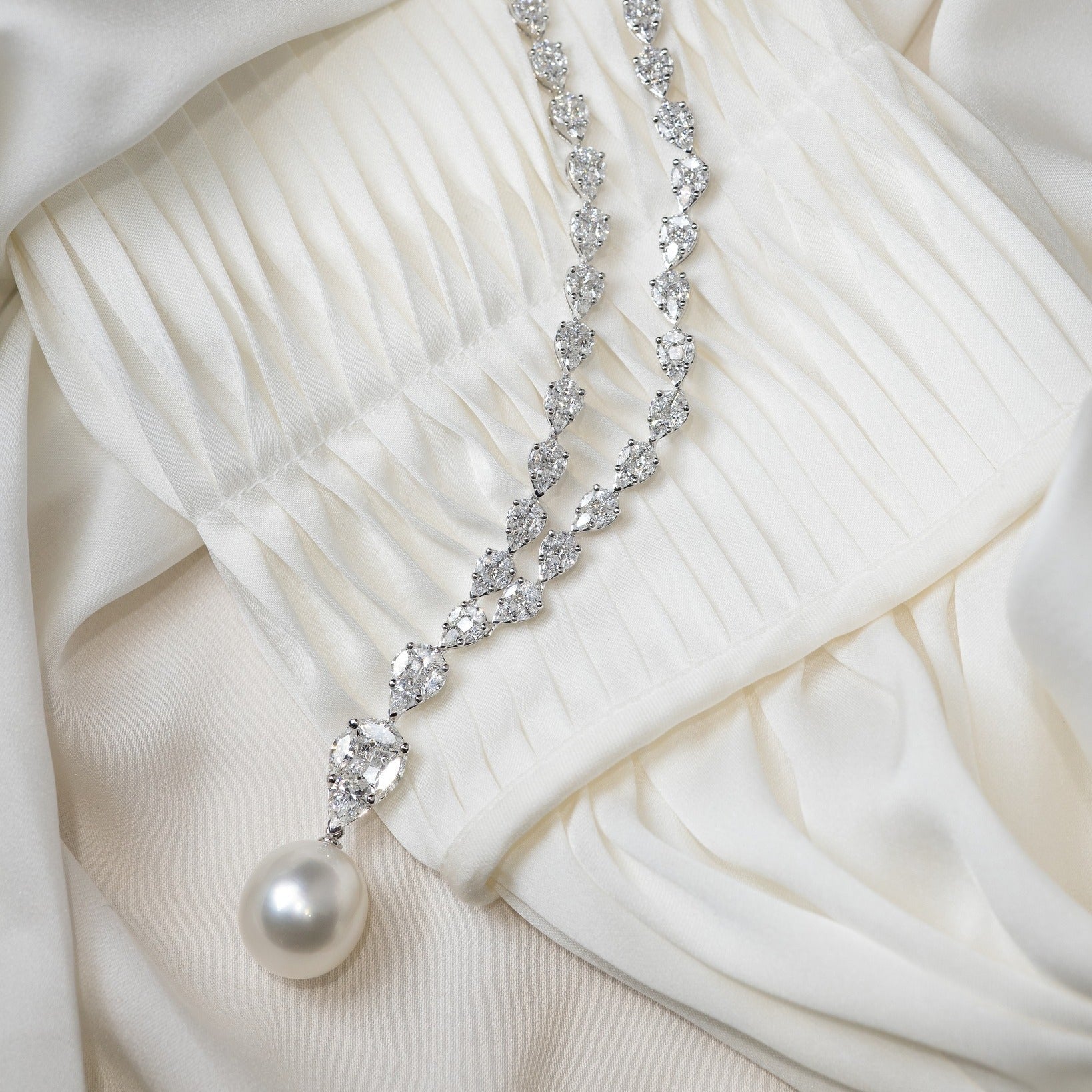 Luxe Solitaire Pearl Necklace - Voisson