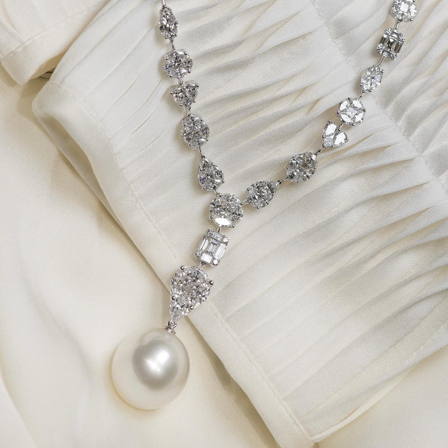 Luxe Solitaire Pearl Necklace - Voisson