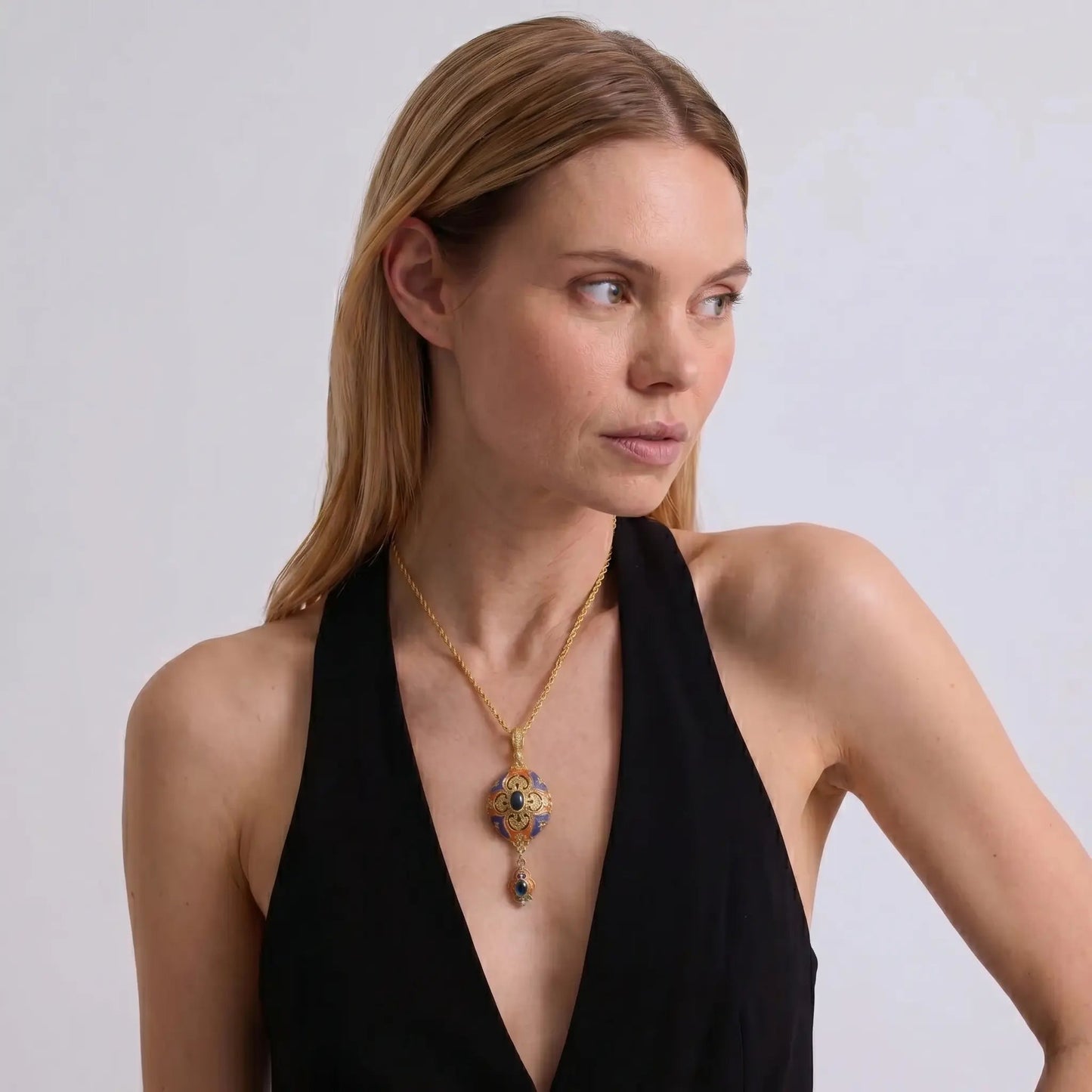 Majesty Enamel Pendant Necklace - Voisson