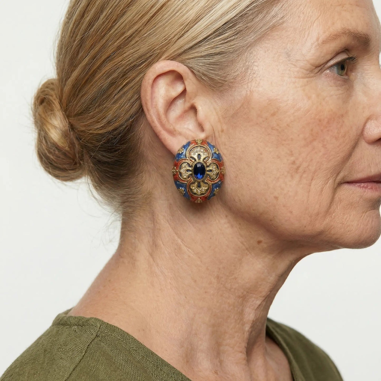Majesty Enamel Stud Earrings - Voisson
