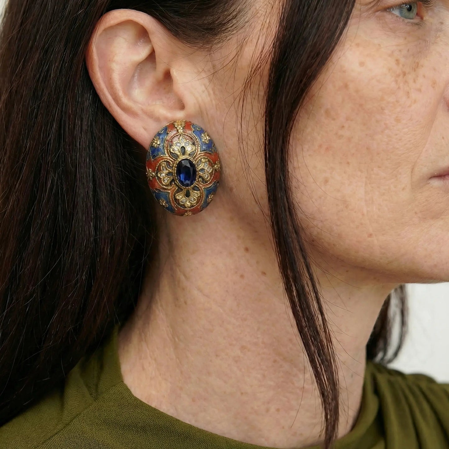 Majesty Enamel Stud Earrings - Voisson