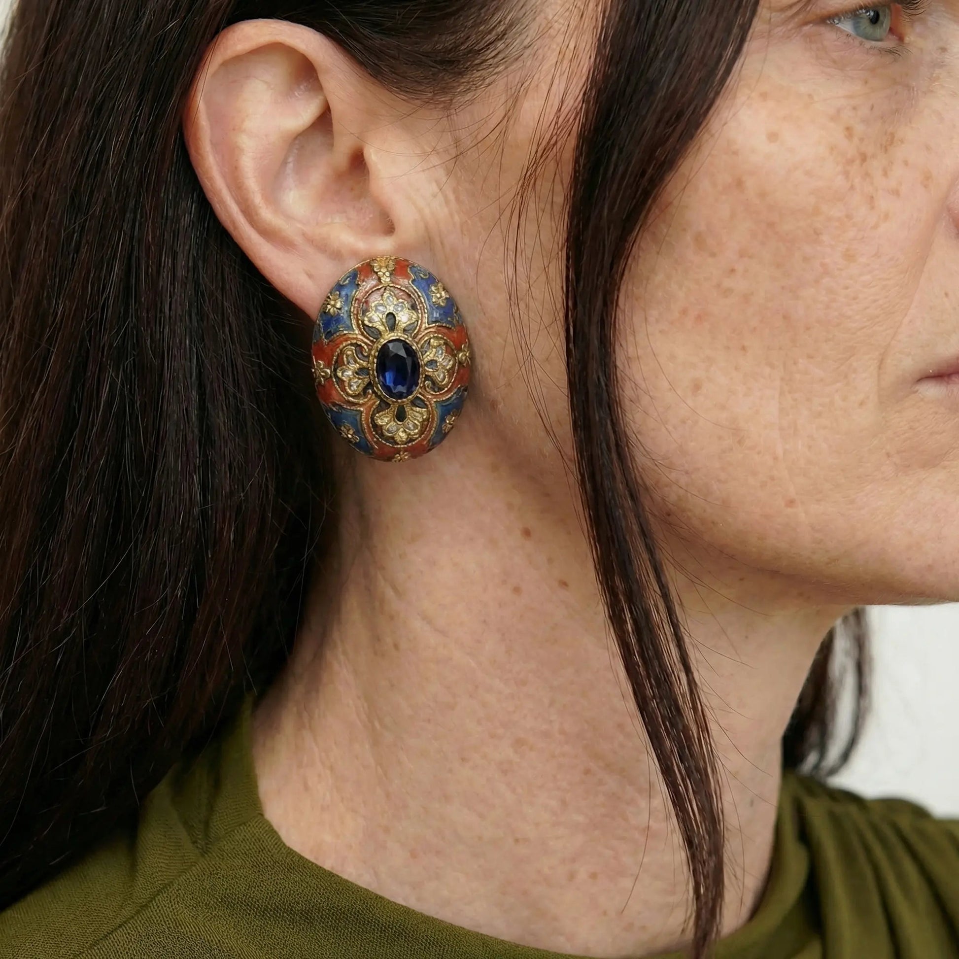 Majesty Enamel Stud Earrings - Voisson