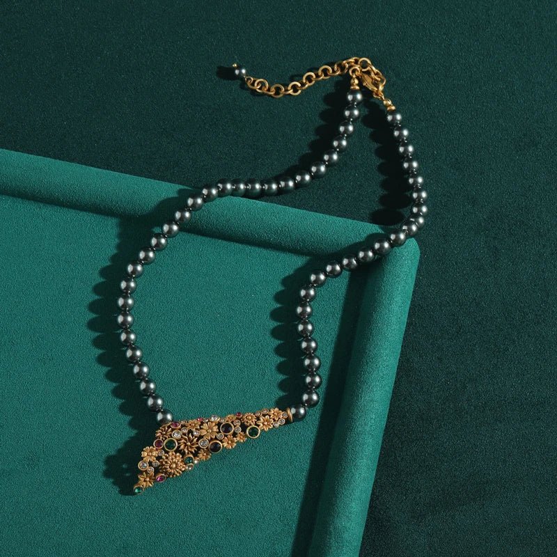 Midnight Relic Pendant Necklace - Voisson