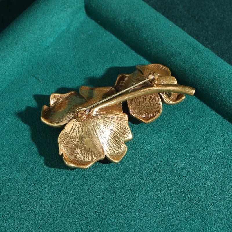 Midnight Sapphire Bloom Brooch - Voisson