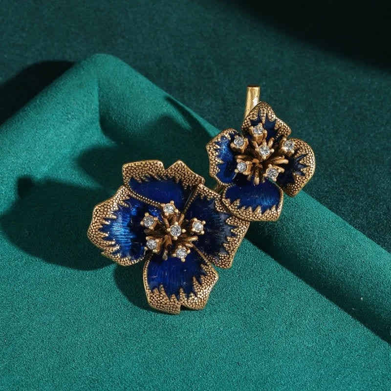 Midnight Sapphire Bloom Brooch - Voisson