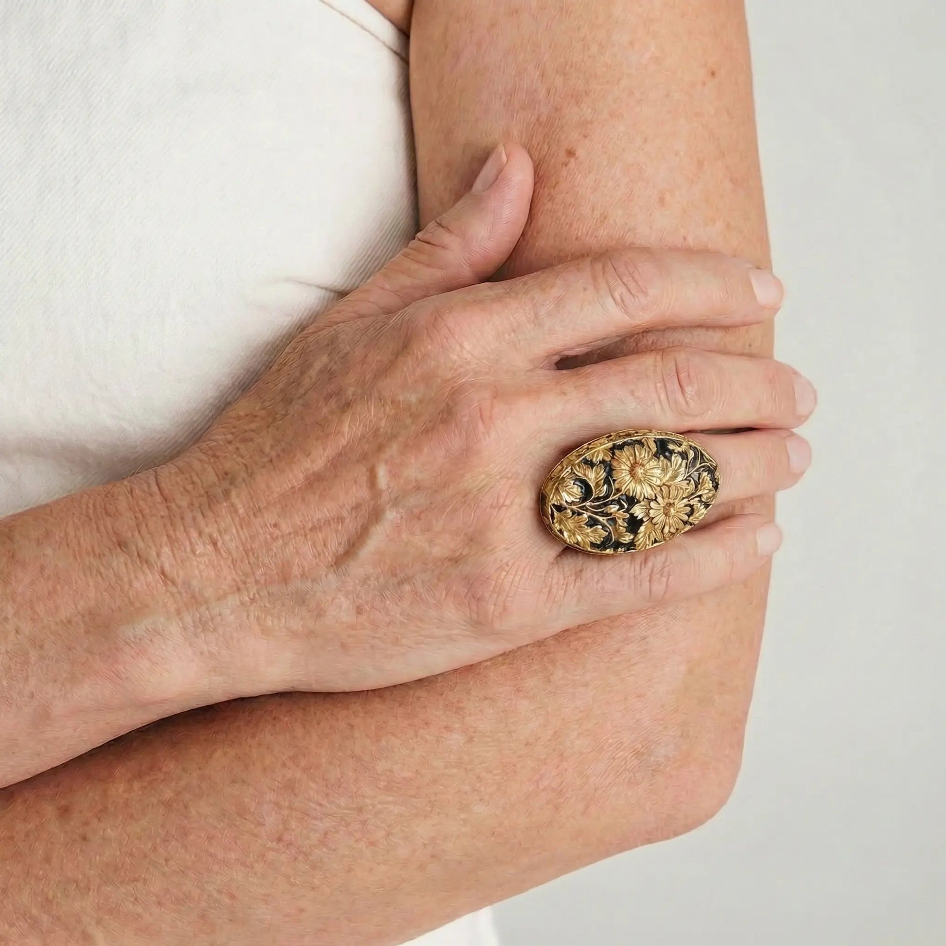 MidnightBloom Vintage Ring - Voisson