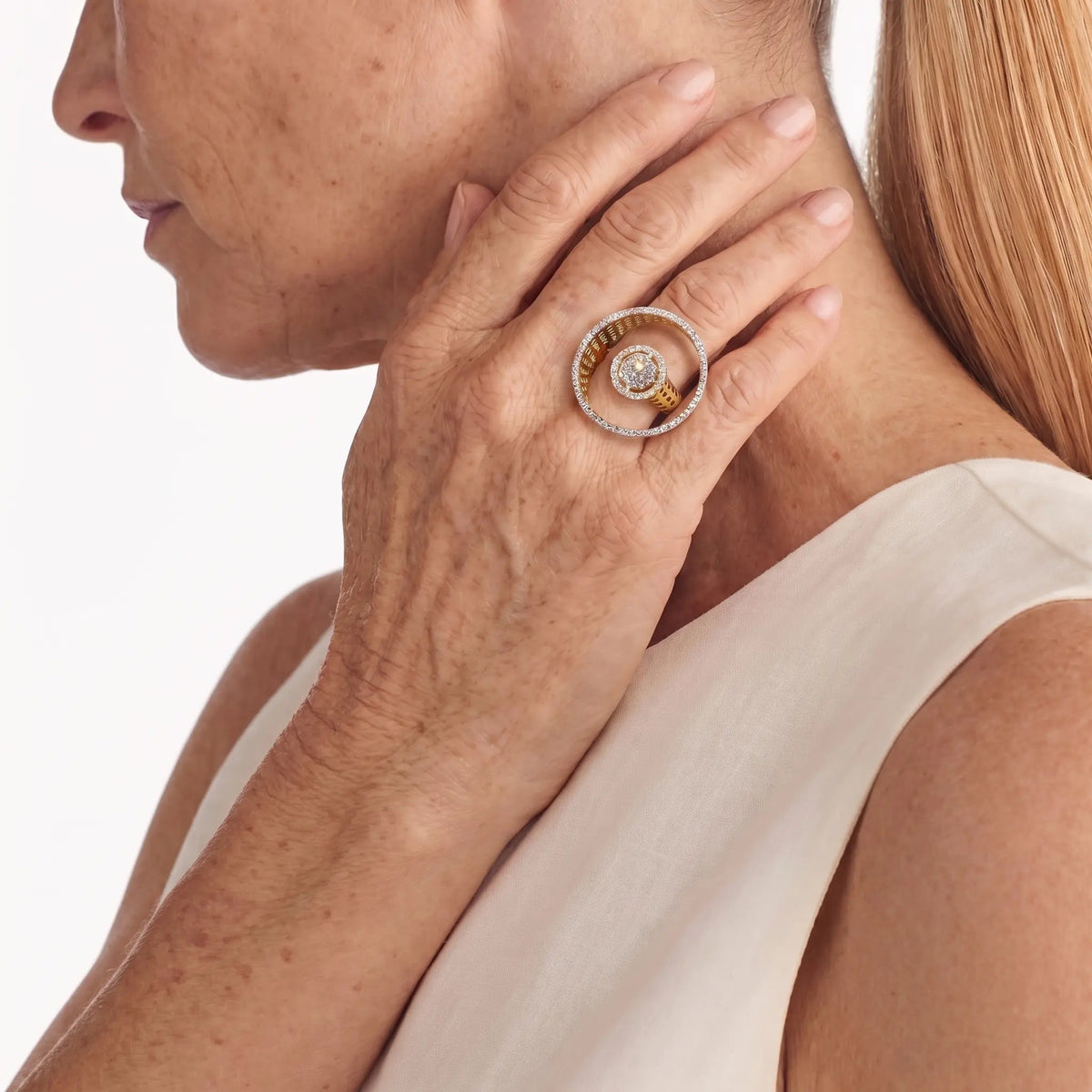 Modern Orbit Ring - Voisson