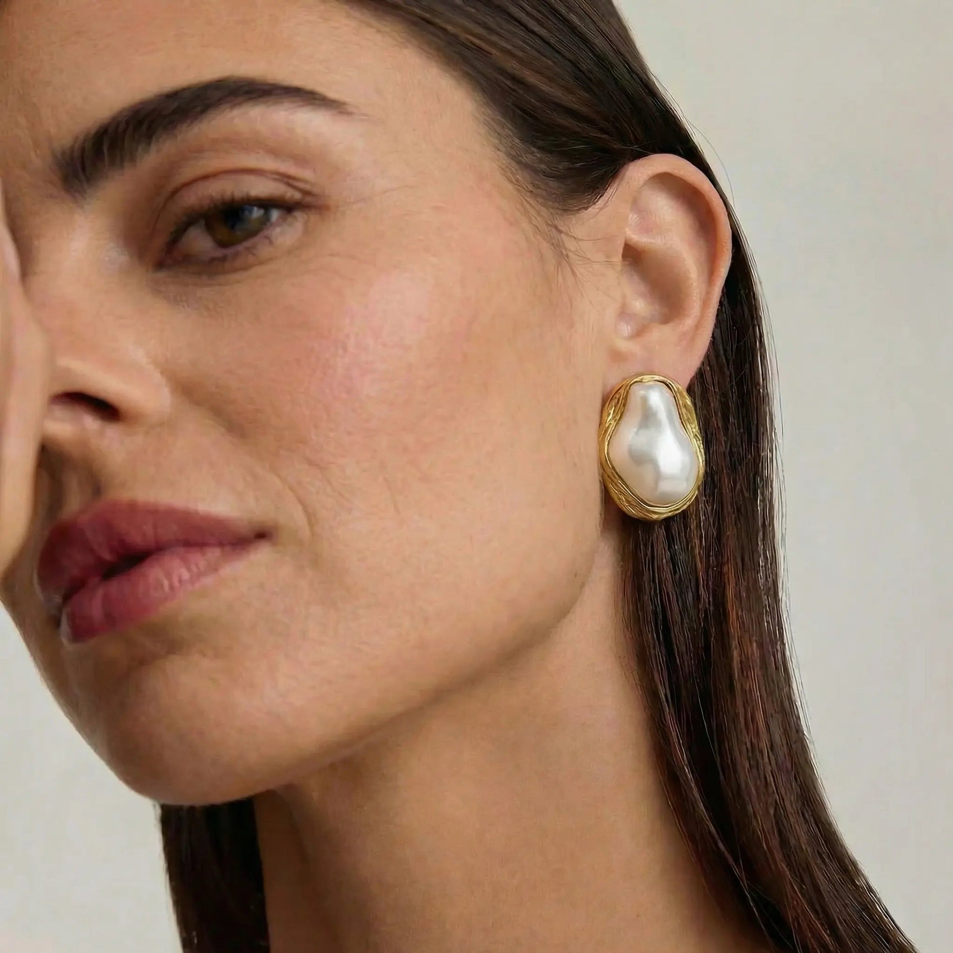ModernMuse SS Gold Collection Earrings - Voisson