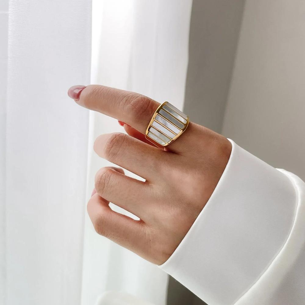 ModernMuse SS Gold Collection Ring - Voisson