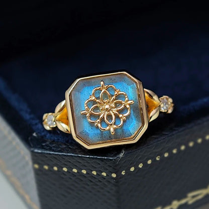 Mooncrest Royal Ring - Voisson