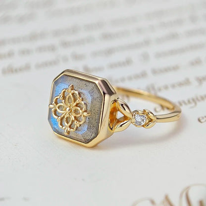 Mooncrest Royal Ring - Voisson