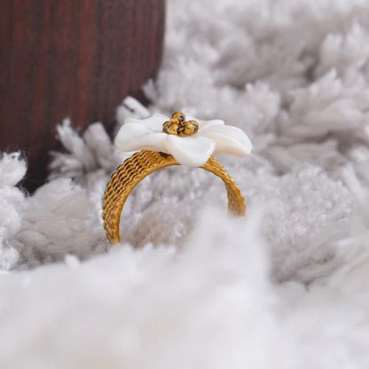 Moonflower Shell Ring - Voisson