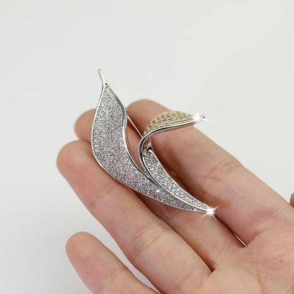 Moonlight Calla Brooch - Voisson