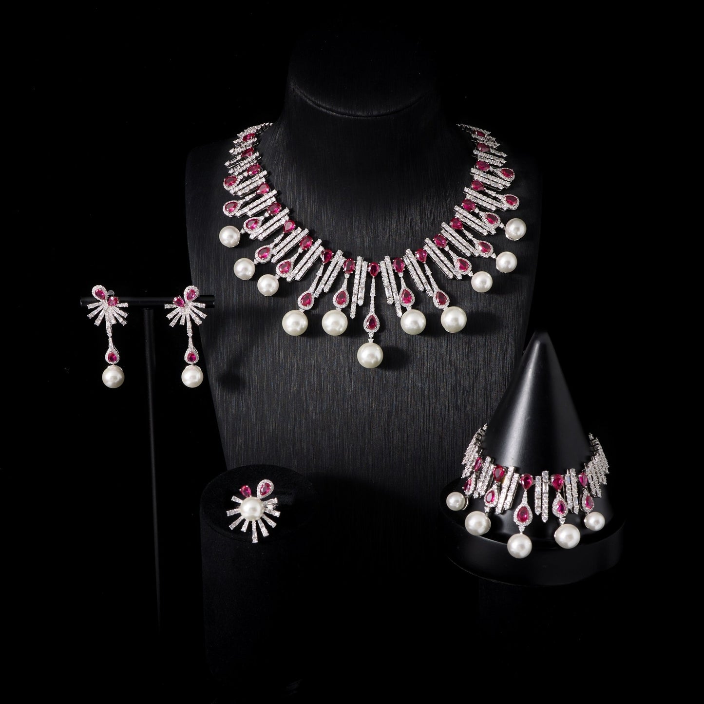 Nocturne Royale Pearl Earrings - Voisson