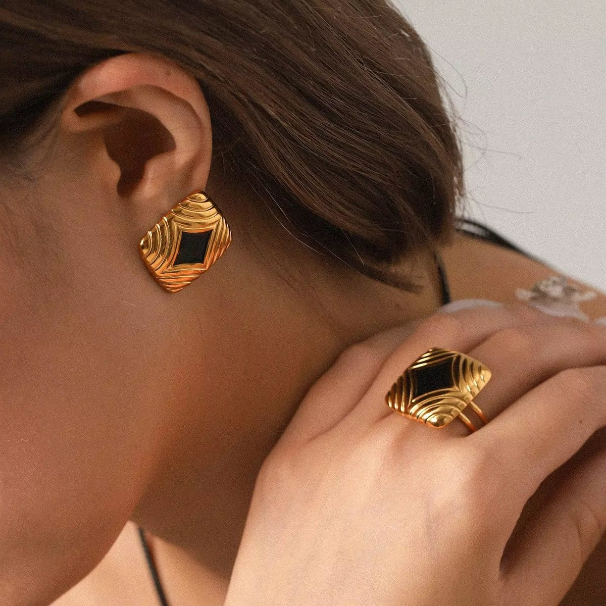 Noir Luxe Earrings - Voisson