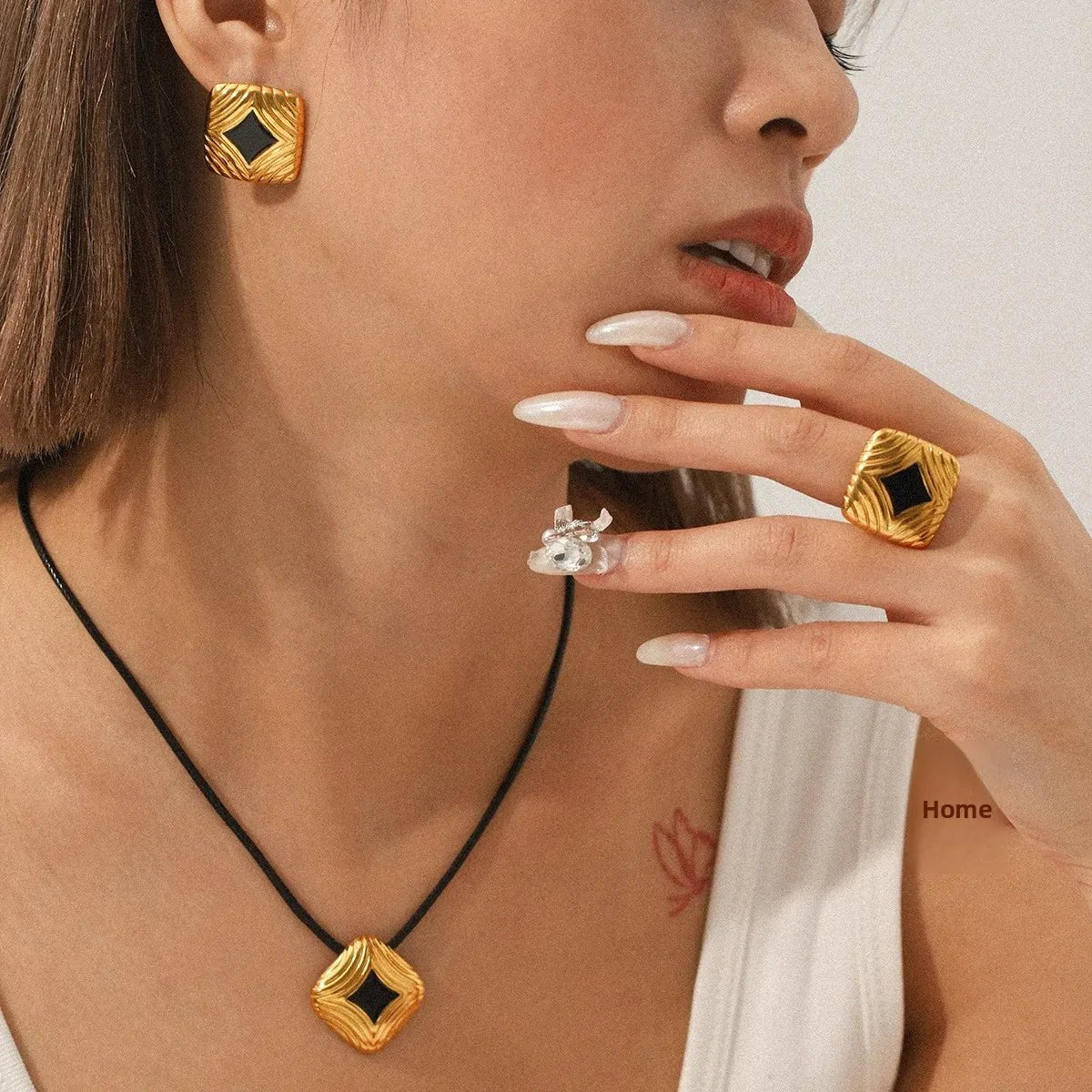 Noir Luxe Necklace - Voisson