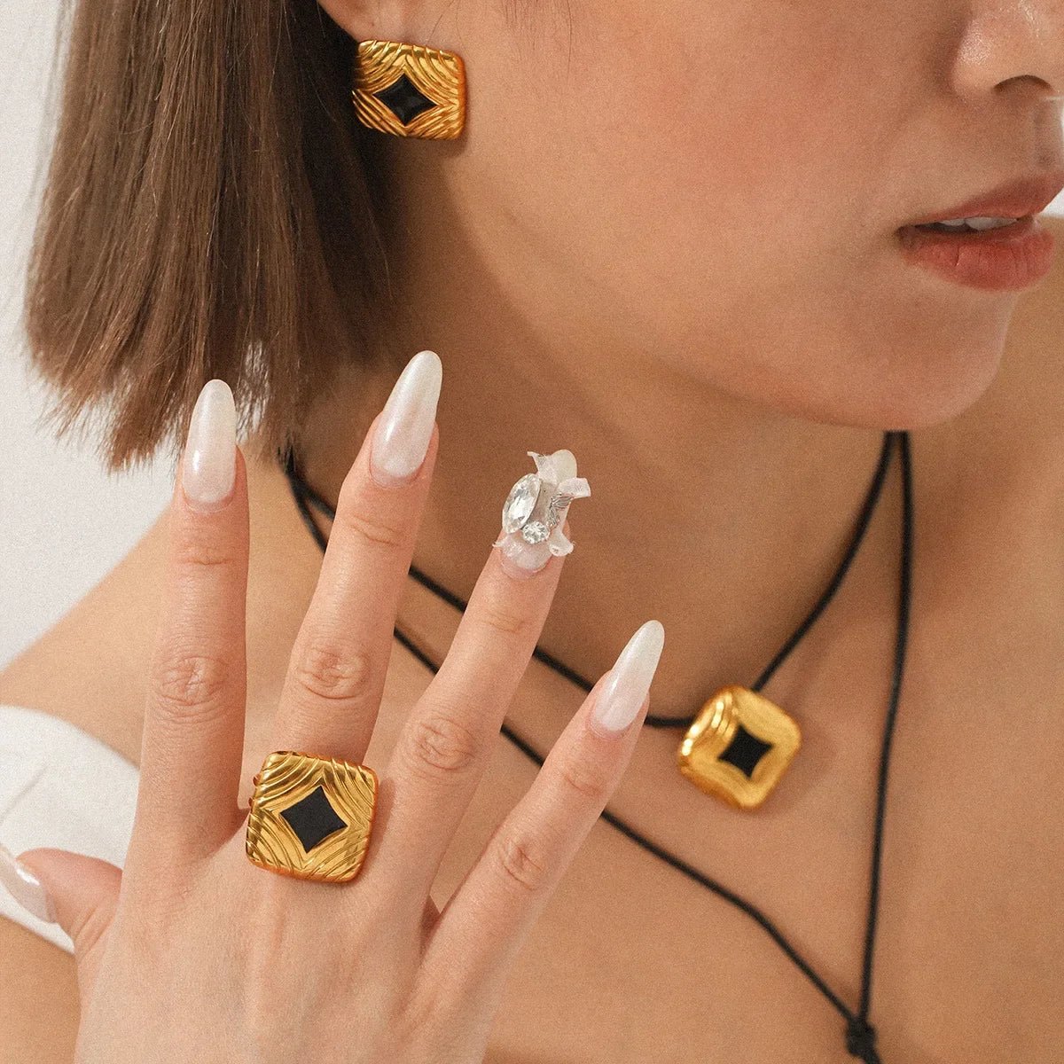 Noir Luxe Ring - Voisson