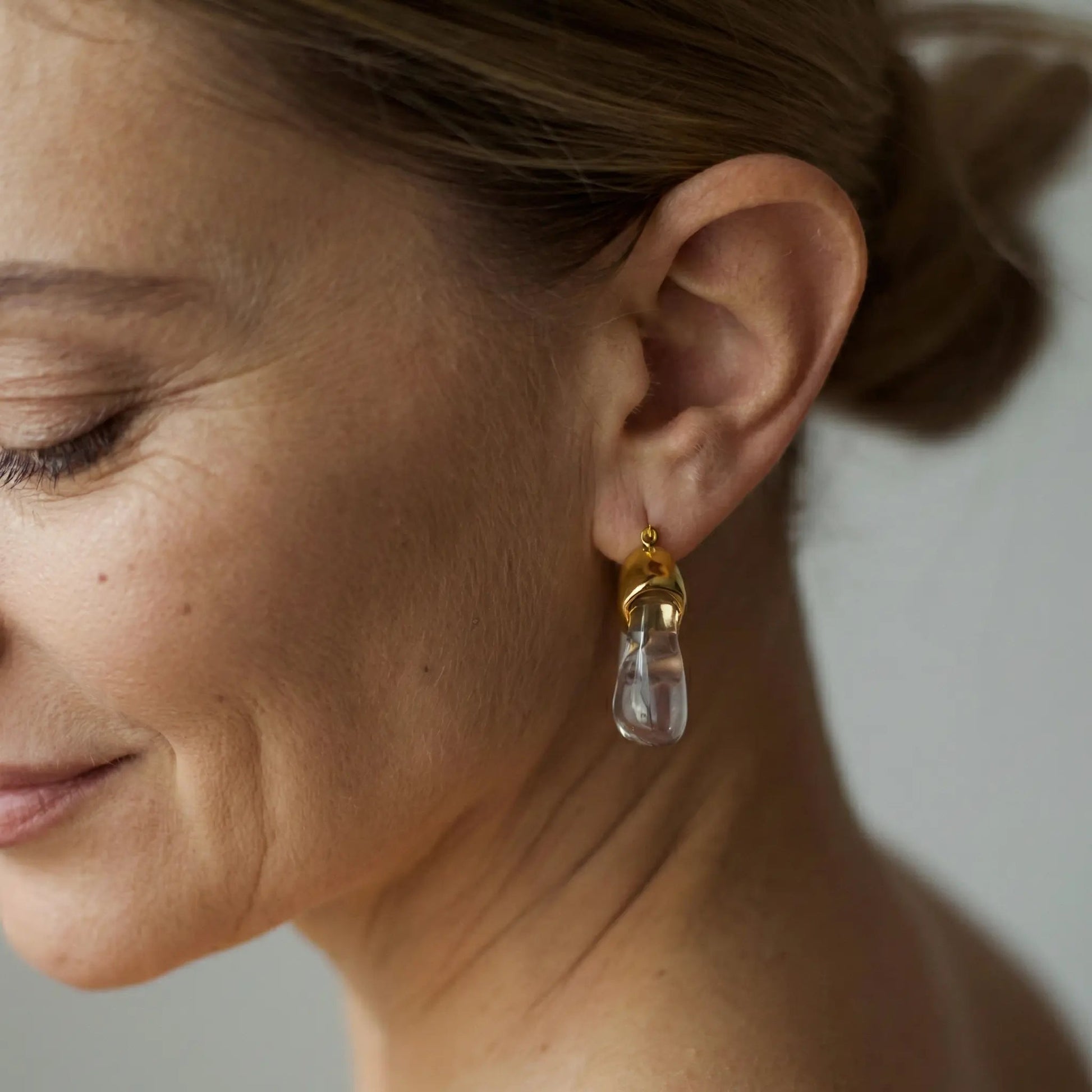 Ombre 18K Gold Resin Clear Hoop Earrings - Voisson