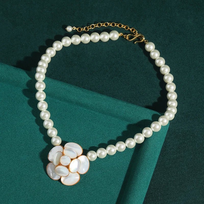 Pearl Bloom Vintage Necklace - Voisson