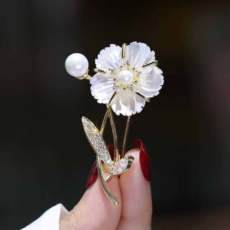Pearl Blossom Brooch - Voisson