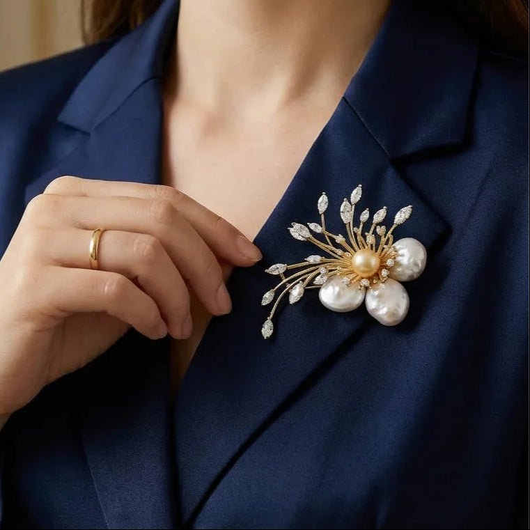 Pearl Starburst Brooch - Voisson