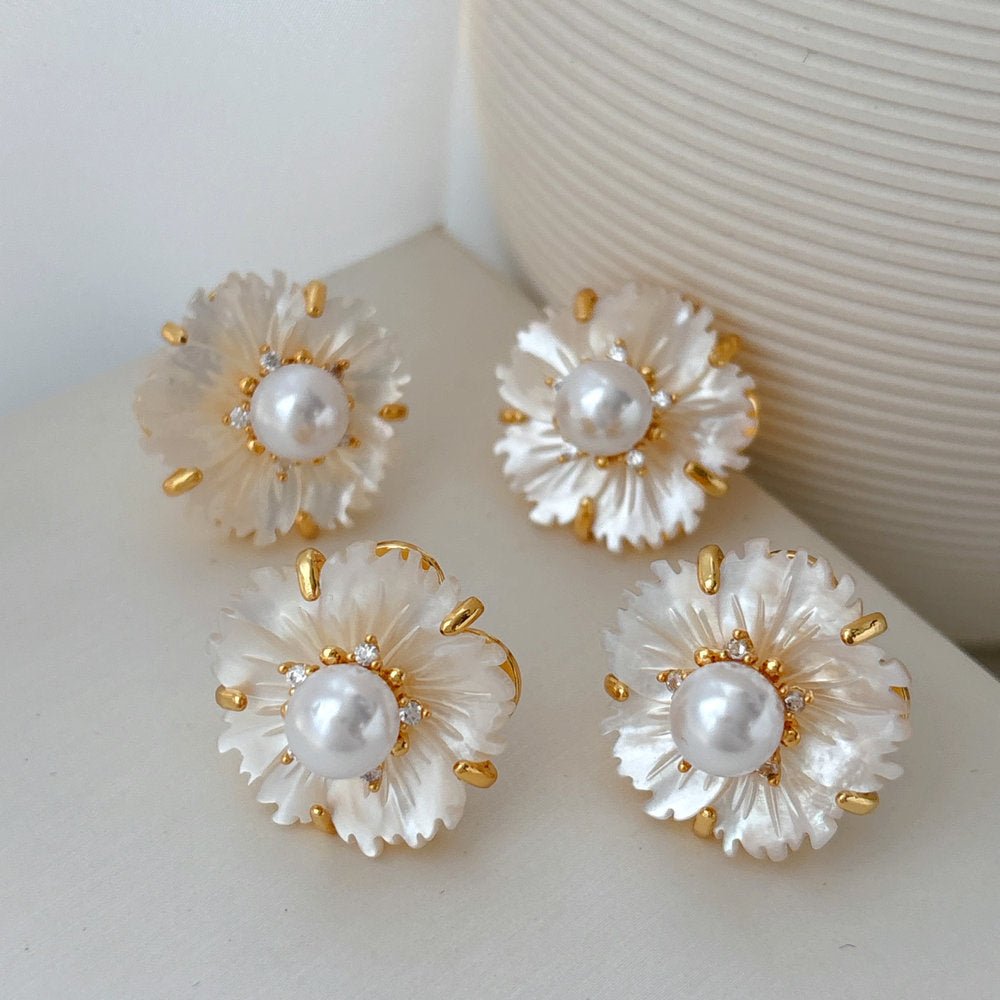 Petal Pearl Bloom Earrings - Voisson