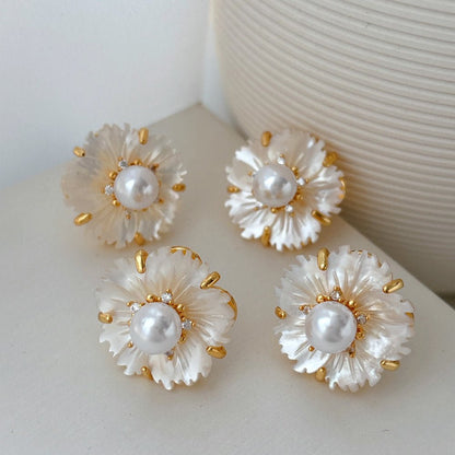 Petal Pearl Bloom Earrings - Voisson